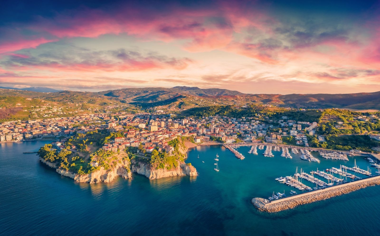 Panorama di Agropoli al tramonto con porto turistico - Cilento